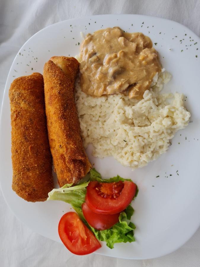 Restoran I Sobe Savic Bed & Breakfast Krnjak Exterior photo