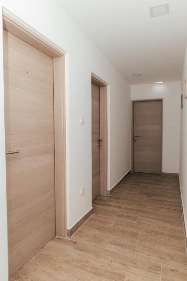 Restoran I Sobe Savic Bed & Breakfast Krnjak Exterior photo