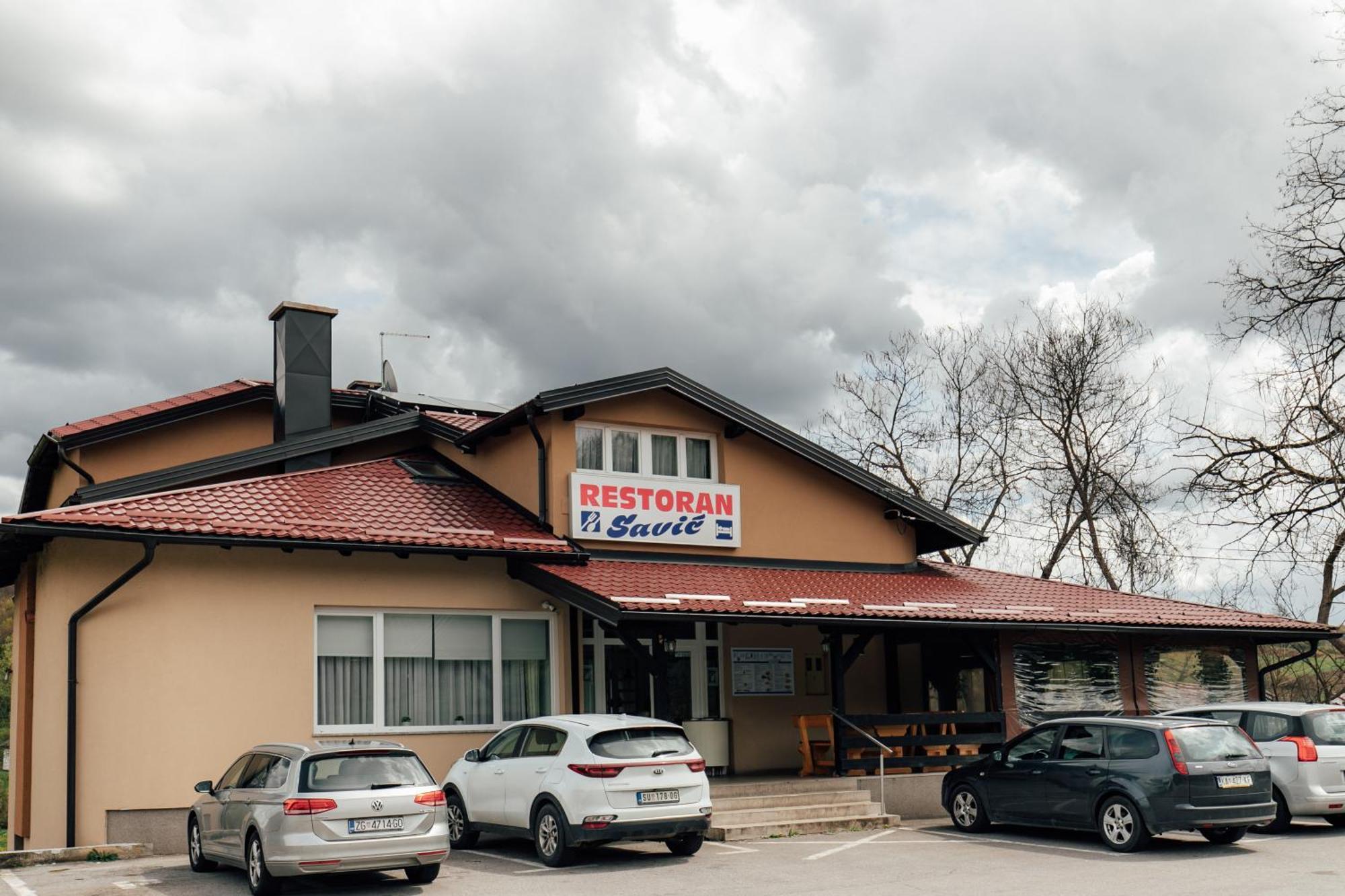 Restoran I Sobe Savic Bed & Breakfast Krnjak Exterior photo